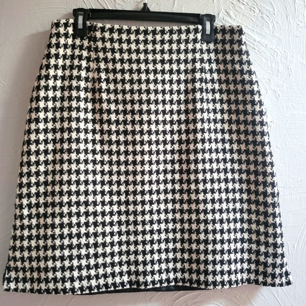 Liz Claiborne Wool blend Houndstooth midi skirt